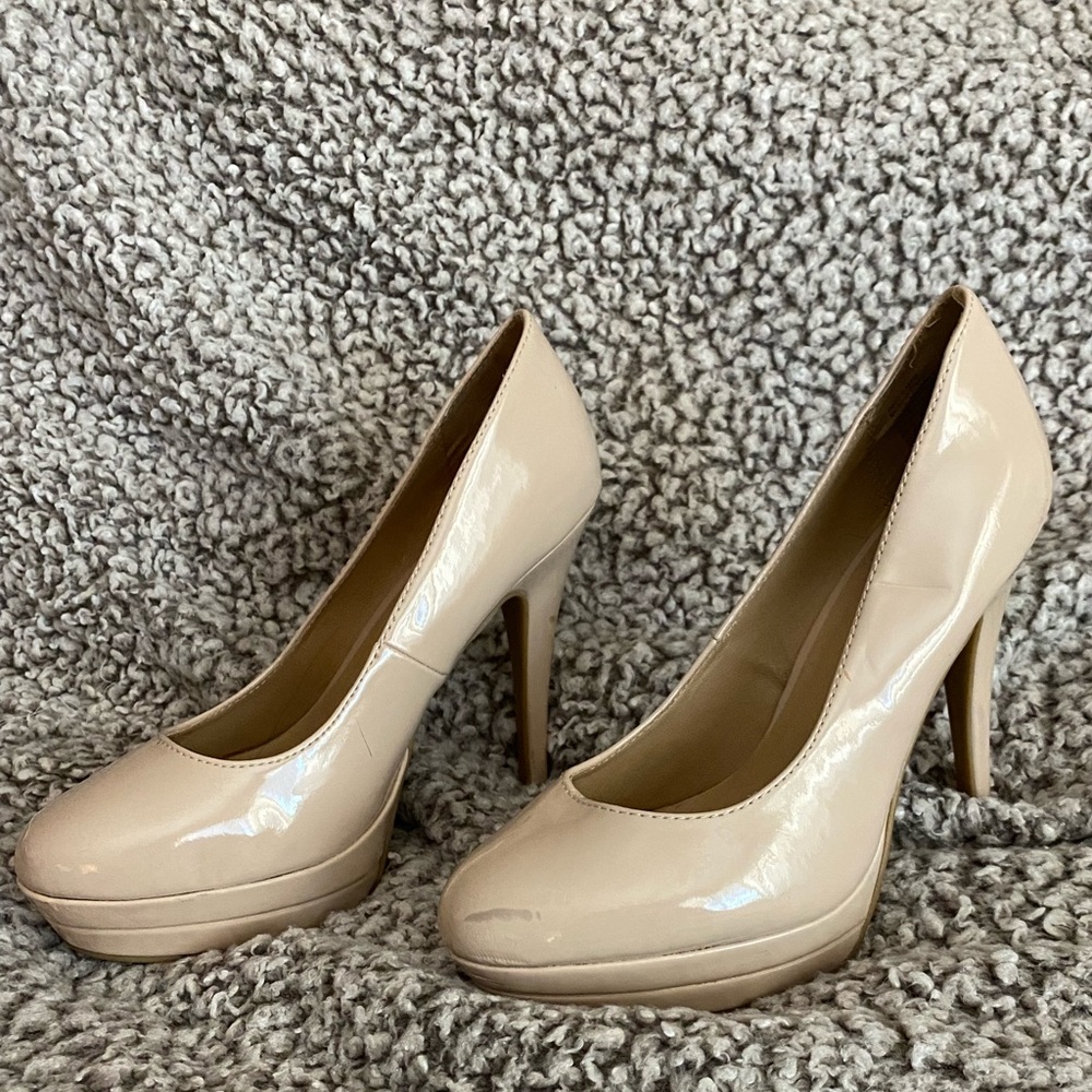 LC Lauren Conrad Johanna Nude Pump, Size 8